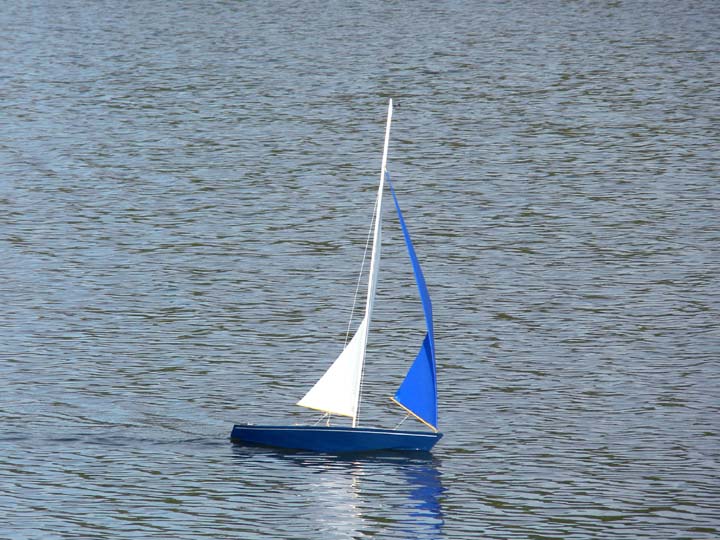 RC Sailboat 