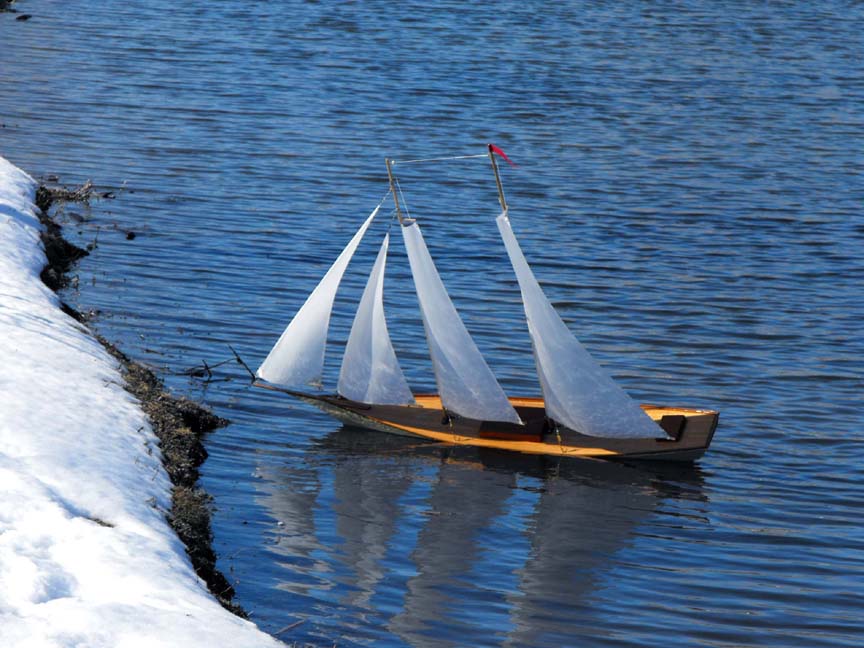 Radio Control Sailboating at Wickham Park