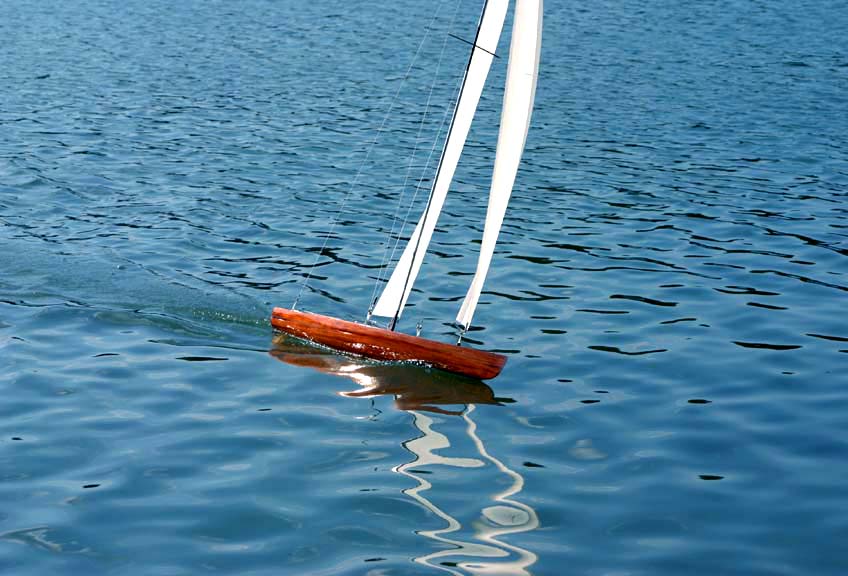 rc sailboat model